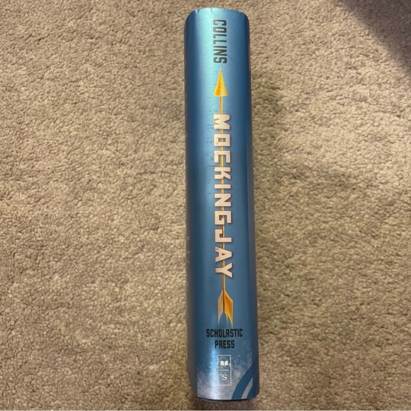 SOLD ON FACEBOOK Mockingjay Hunger Games Series Book - Picture 3 of 7